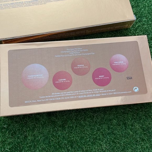Becca Pop Goes the Glow Champagne Pop Face and Eye Palette - Picture 4 of 4